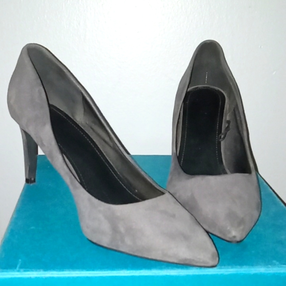 H&M Low Heeled Pumps
